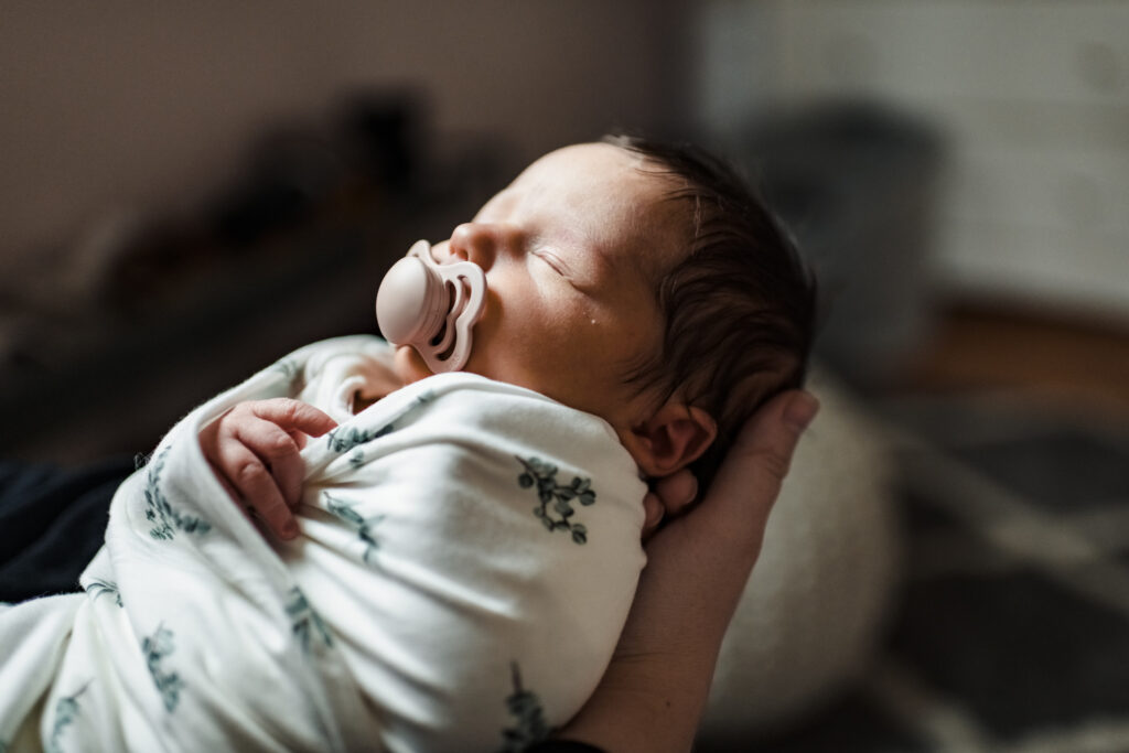 Newborn photography small space 